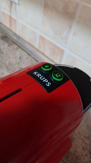 Cafetera Nespresso Krups Inissia Roja