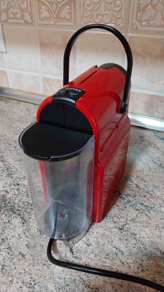 Cafetera Nespresso Krups Inissia Roja