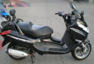 Piaggio X8 125cc Maxi Scooter Negro