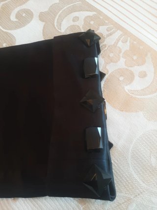 Chaqueta Fiesta satén negra pedrería