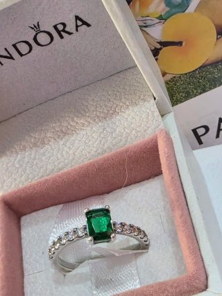 Anillo Pandora Esmeralda