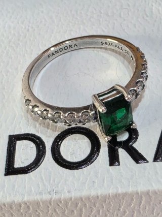 Anillo Pandora Esmeralda
