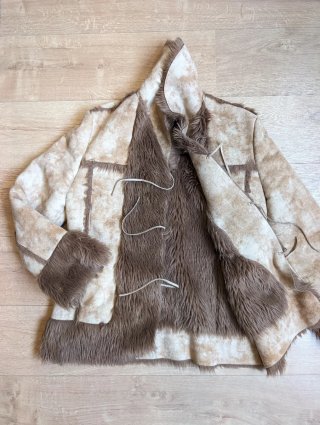 Chaqueta beige y marrón con pelo