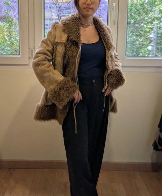 Chaqueta beige y marrón con pelo