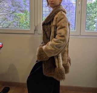 Chaqueta beige y marrón con pelo