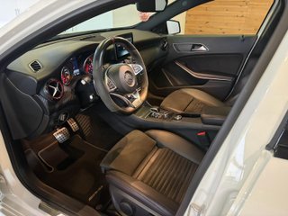 Mercedes-Benz Clase A45 AMG 381 2016