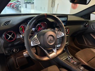Mercedes-Benz Clase A45 AMG 381 2016