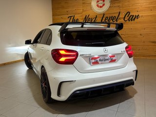 Mercedes-Benz Clase A45 AMG 381 2016