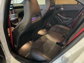 Mercedes-Benz Clase A45 AMG 381 2016