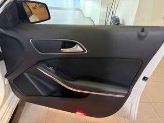 Mercedes-Benz Clase A45 AMG 381 2016