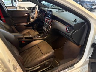 Mercedes-Benz Clase A45 AMG 381 2016