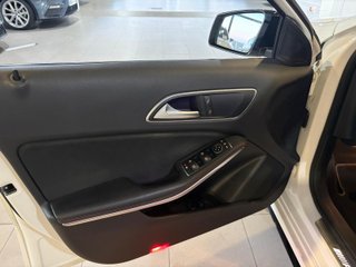 Mercedes-Benz Clase A45 AMG 381 2016