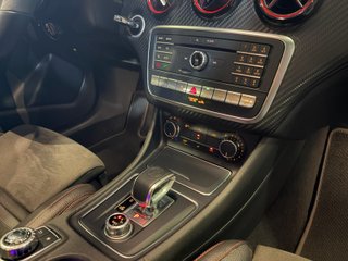Mercedes-Benz Clase A45 AMG 381 2016