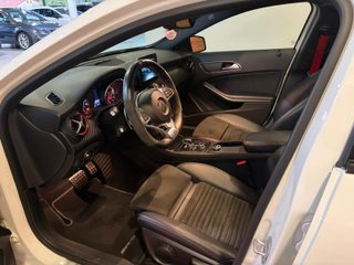 Mercedes-Benz Clase A45 AMG 381 2016