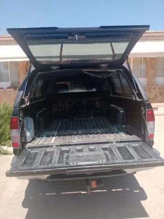 Nissan pickup  Nissan pickup  2005
