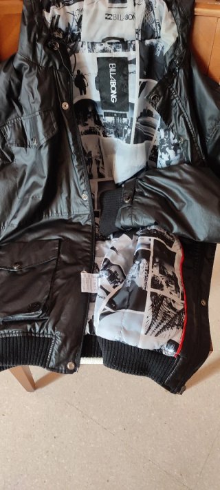 Chaqueta Billabong Negra/Gris con capucha