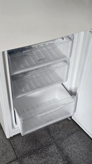 Frigorífico Indesit Frost Free 201 cm Impecable
