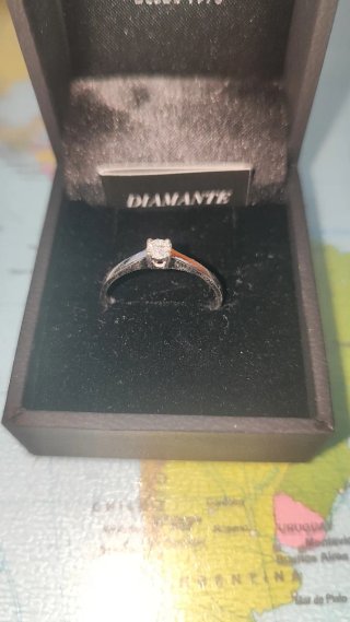 Anillo de compromiso con diamante
