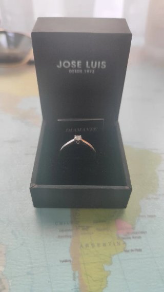 Anillo de compromiso con diamante