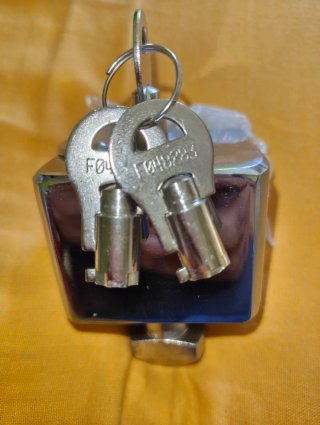Candado de puerta enrollable