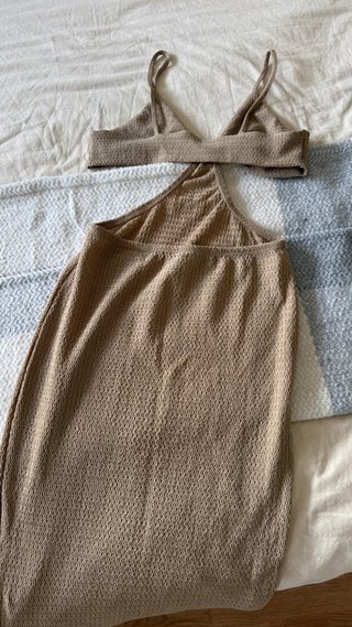 Vestido beige talla S  y cintura descubierta