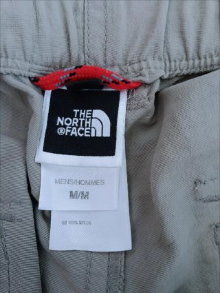 Pantalones The North Face 2 en 1 Talla M