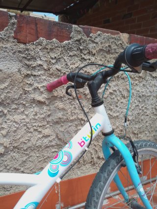 Bicicleta infantil BTWIN rosa y blanca