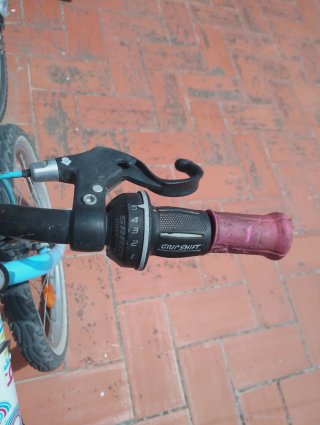 Bicicleta infantil BTWIN rosa y blanca