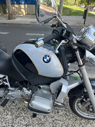 BMW R850R Moto Naked Negra y Plateada