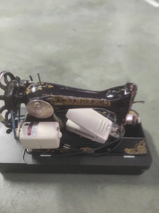 Máquina de coser Singer antigua