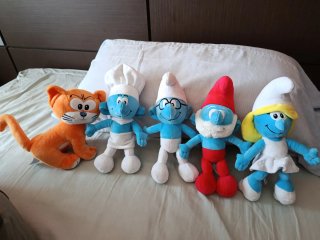 Peluche Gato Naranja y 4 Pitufos