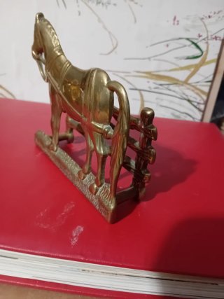 Figura de Bronce Caballo con Valla