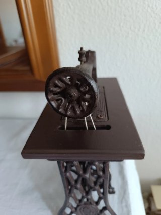 Réplica Máquina de Coser Antigua