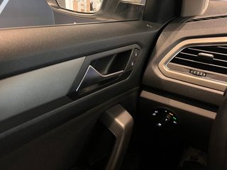 Volkswagen T-Roc R-LINE TSI 110cv. GARANTÍA 12 MESES