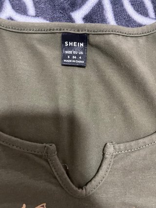Top SHEIN verde militar talla XS