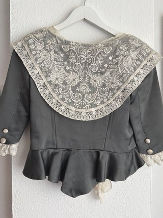 Traje de Fallera Gris con Manteletas
