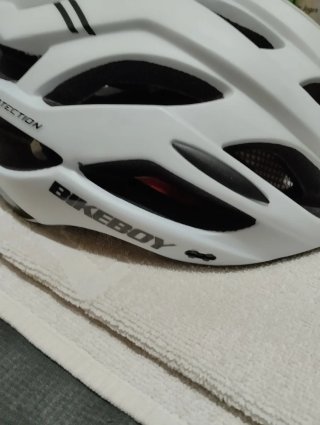 Casco de bicicleta blanco