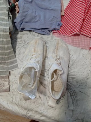 Ropa de bebé y niña
