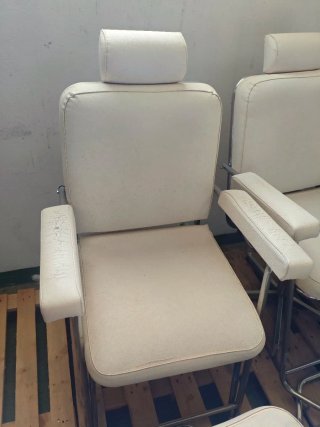 Sillón de estética blanco