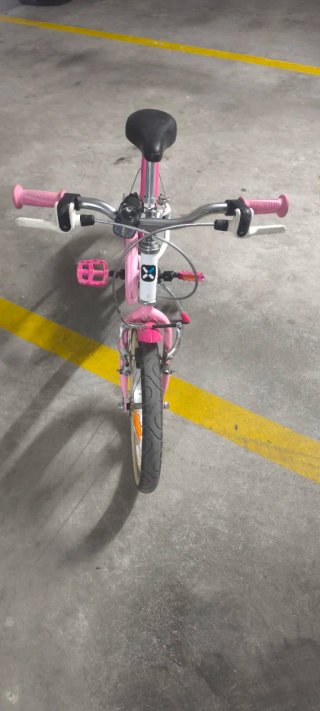 Bicicleta infantil rosa y blanca