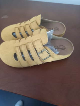 Sandalias ante amarillo sin estrenar