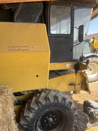 New Holland 1545 - Cosechadora