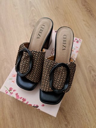 Zuecos CEREZA plataforma beige/negro