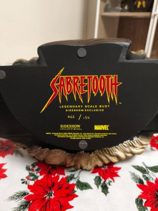 Sabretooth Sideshow Legendary Scale bust