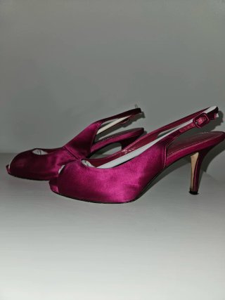 Zapatos Gloria Ortiz fucsia satinados