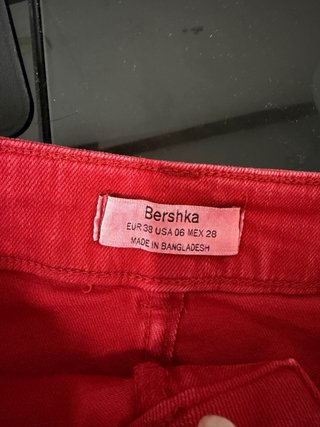 Falda Jeans Roja con Cinturón