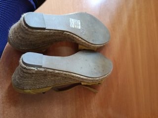 Zapatillas esparto cuña amarillas