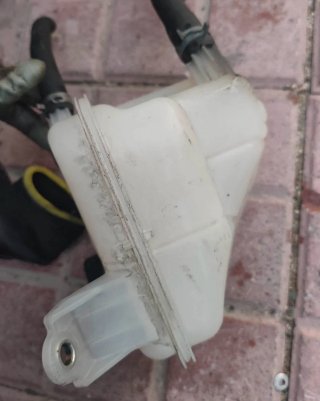 Bote expansión Toyota Corolla Híbrido