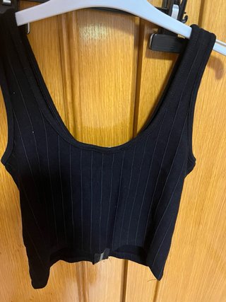 Top Bershka cremallera frontal talla S