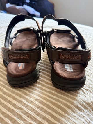 Sandalias Skechers color Marrón
